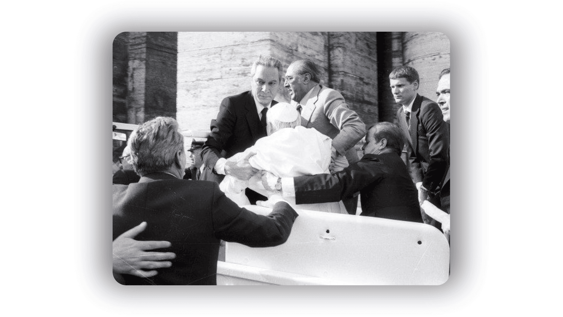 Zmarł Angelo Gugel. Kim jest kamerdyner papieża?