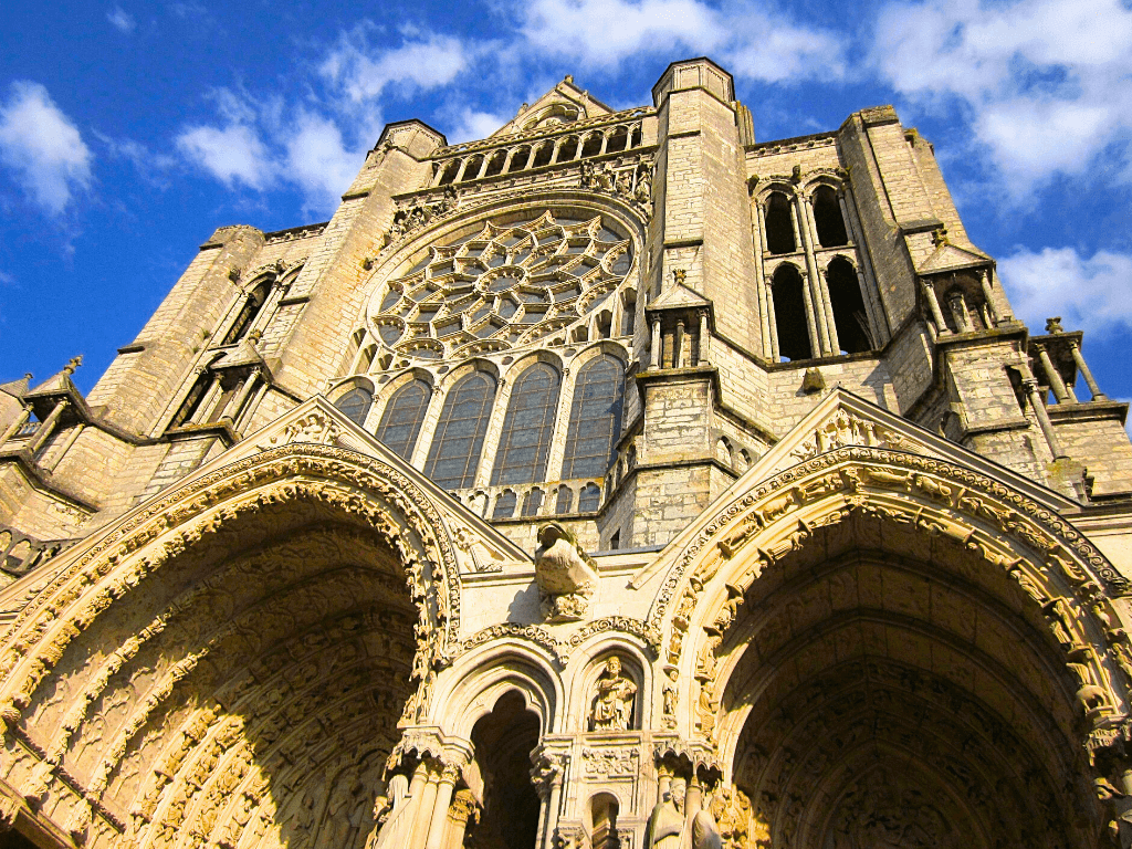 Renesans francuskich katedr. Rekordowe liczby pielgrzymów