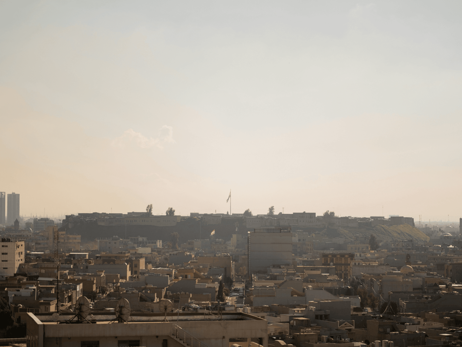 Atak drona na chrześcijański kompleks w Iraku. Uszkodzona kaplica w Ankawie