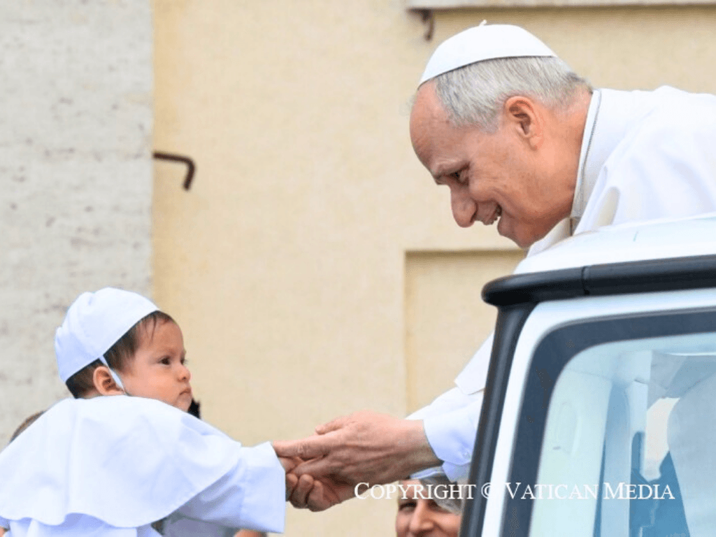 Leon XIV. Audiencja środowa 11 marca. Prawem, które ożywia relacje w Kościele jest miłość