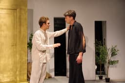 Duchowa podróż inspirowana twórczością C.S. Lewisa. Teatr Świta zaprasza na spektakl „Podział Ostateczny”