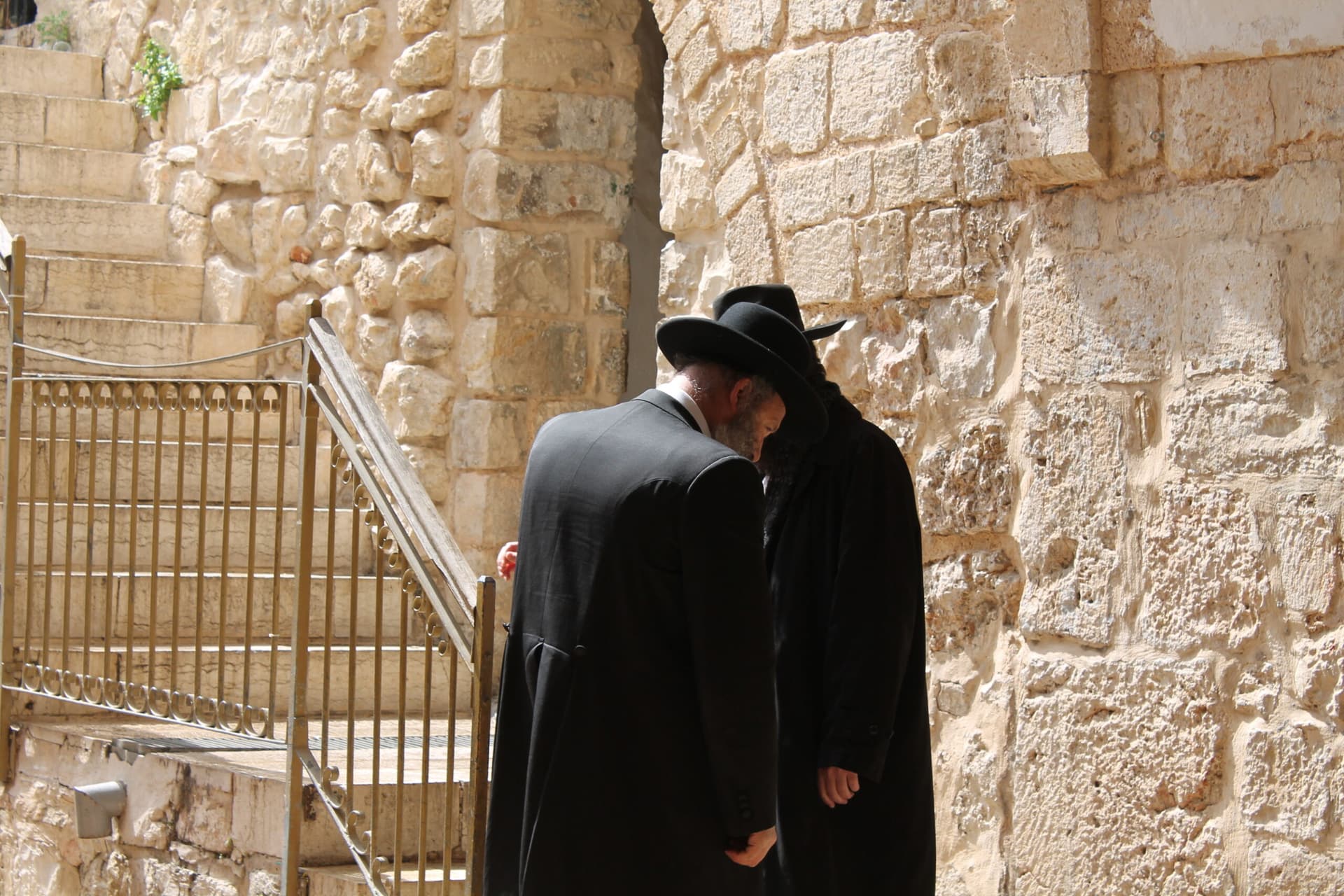 Jerozolima – miasto dwóch rzeczywistości. O ziemskim i niebiańskim wymiarze świętego miasta