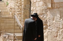 Jerozolima – miasto dwóch rzeczywistości. O ziemskim i niebiańskim wymiarze świętego miasta