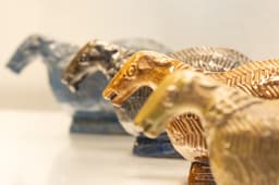 Kulturalny weekend w Warszawie – od wirtualnej podróży przez historię po opowieść zapisaną w glinie