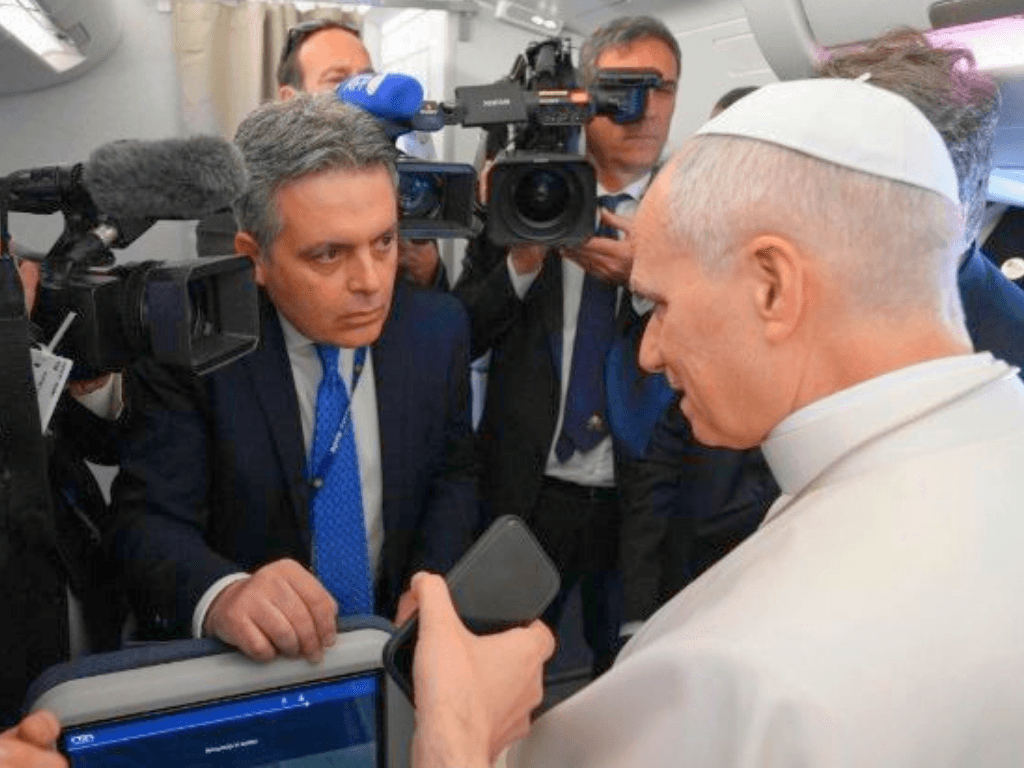 Dość wojen! Leon XIV do Donalda Trumpa. Mocny apel o pokój z pokładu samolotu