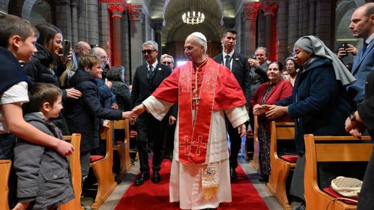 Papieskie pielgrzymki Leona XIV. Droga Kościoła prowadzi przez człowieka