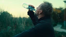 „Nie ma tak beznadziejnych sytuacji, z których Bóg nie mógłby nas wyrwać”. Marcin Kwaśny o filmie „Odzyskany”