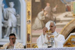 Leon XIV w Asyżu: Kościół odbudowuje się przez służbę, nie przez władzę
