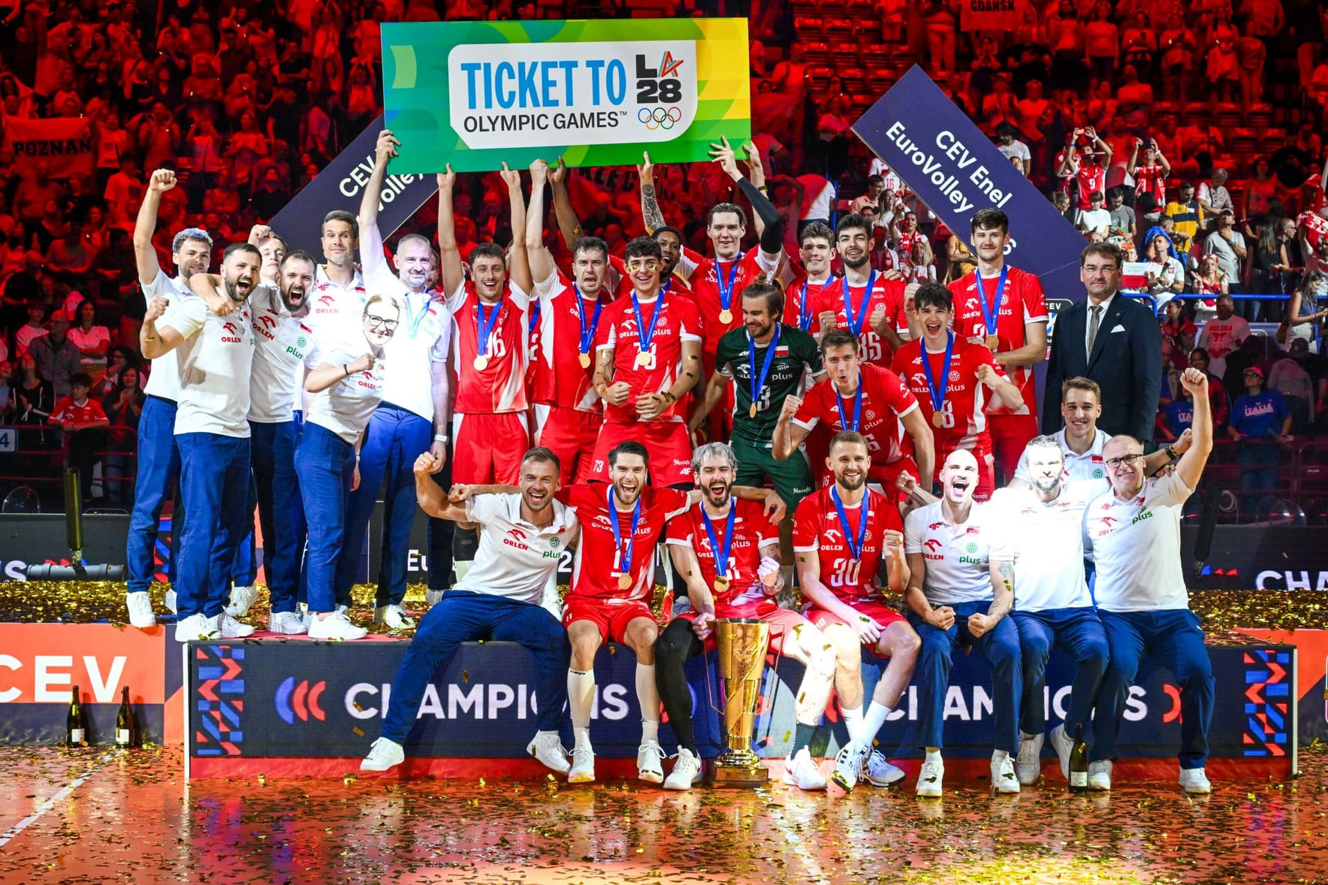 Złoto siatkarzy, sukcesy kolarek i emocje na żużlu. Wielki czas polskiego sportu