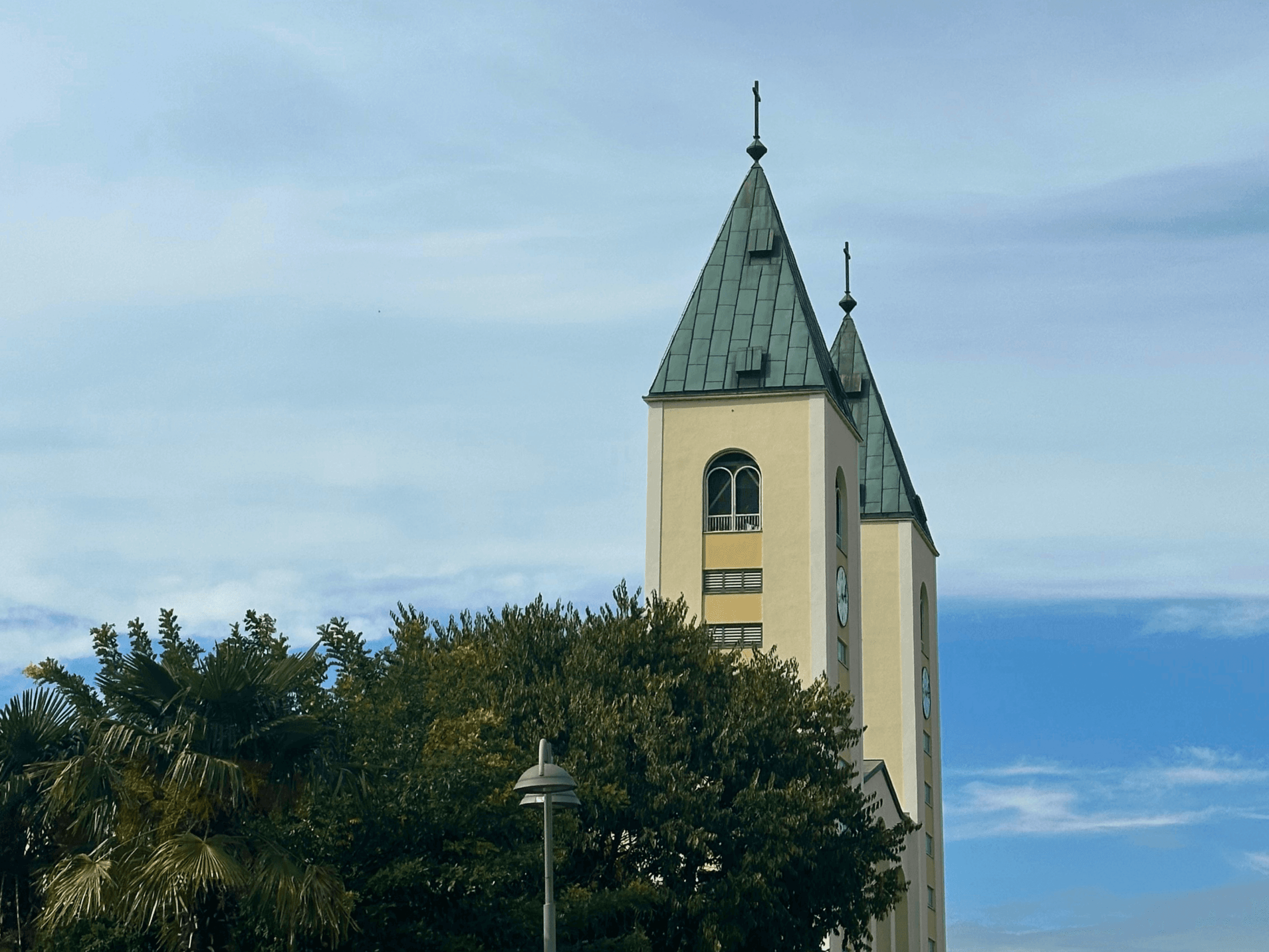 Po profanacji w Medjugorje: odpowiedzią mają być modlitwa, pokój i nawrócenie