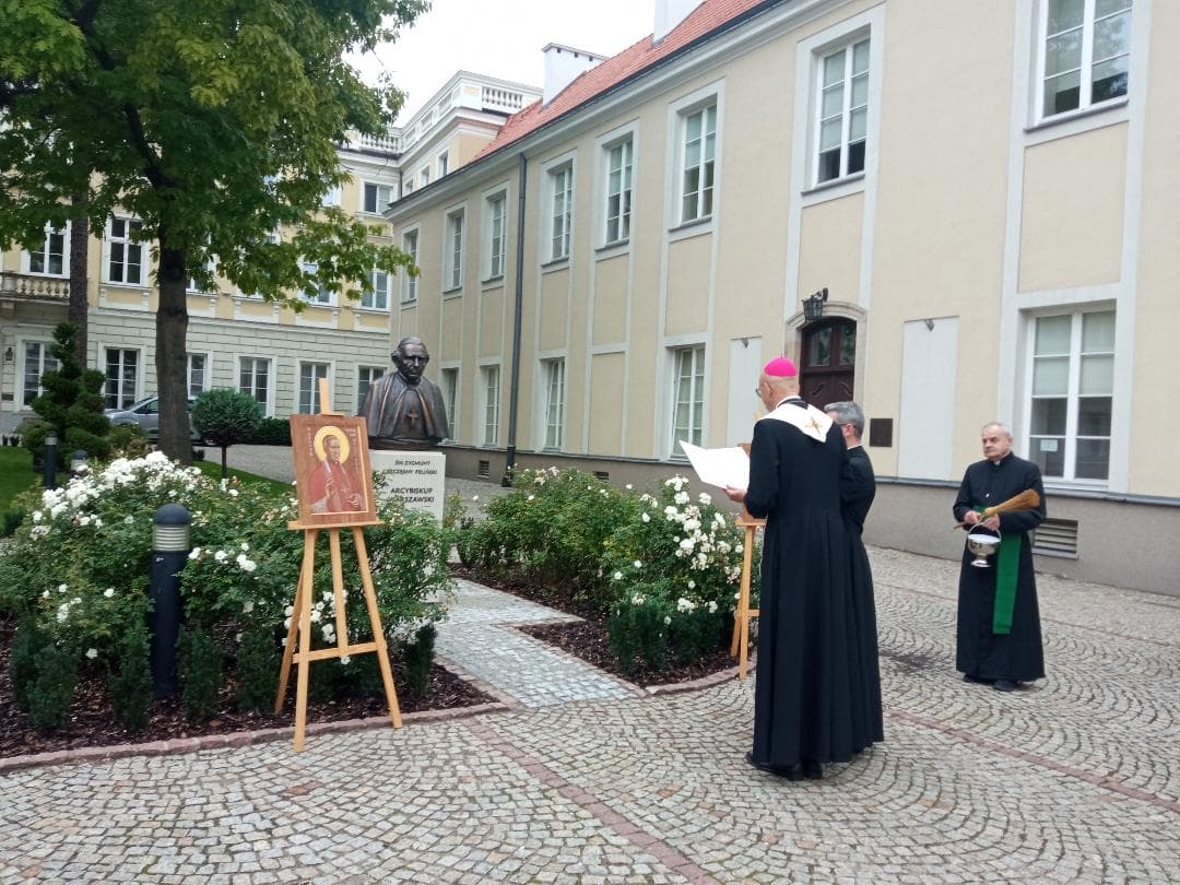 Pomnik św. Zygmunta Szczęsnego Felińskiego odsłonięty w Warszawie.
