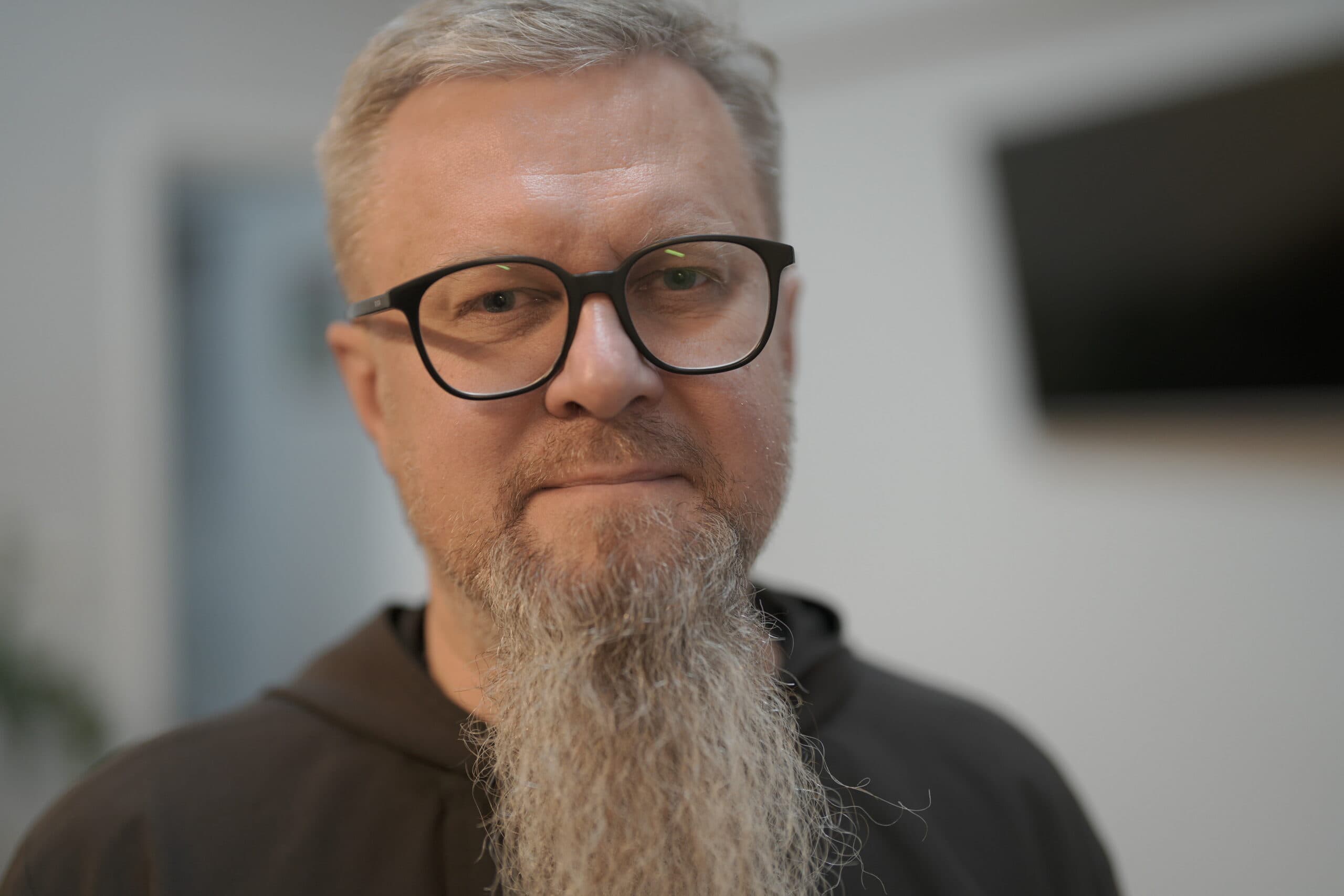 „Święci mówią: można”. Dlaczego świętość nie jest dla ludzi idealnych?