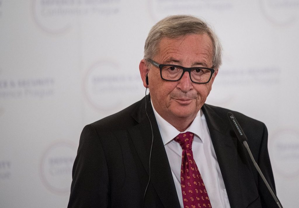 Juncker grozi także Polsce odebraniem unijnych funduszy