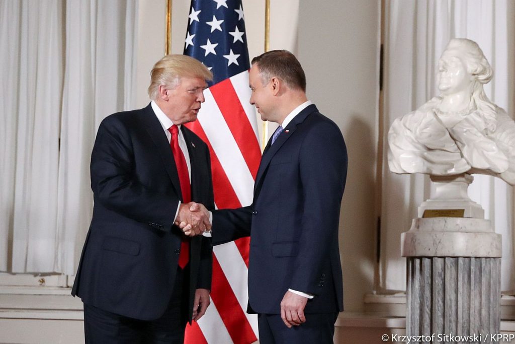 Prezydenci Duda i Trump rozmawiali "w cztery oczy"