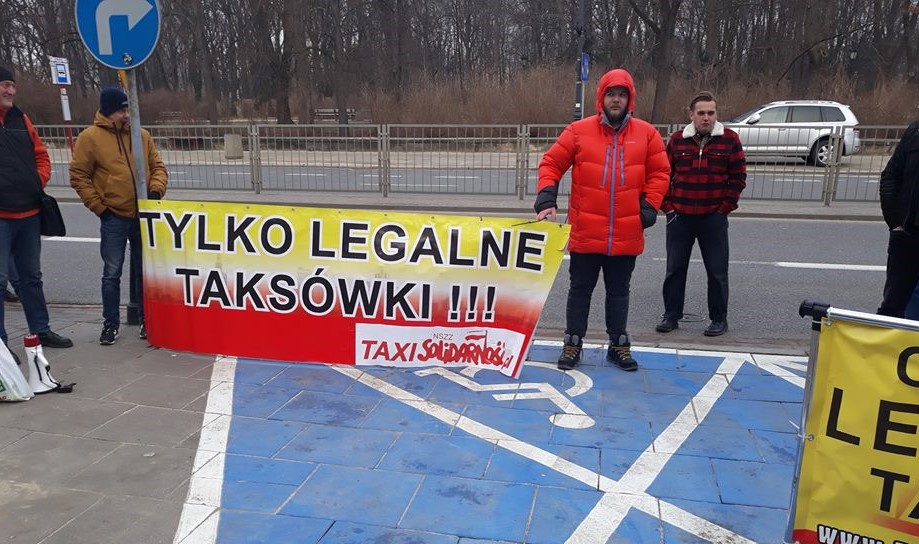 Warszawscy taksówkarze protestują