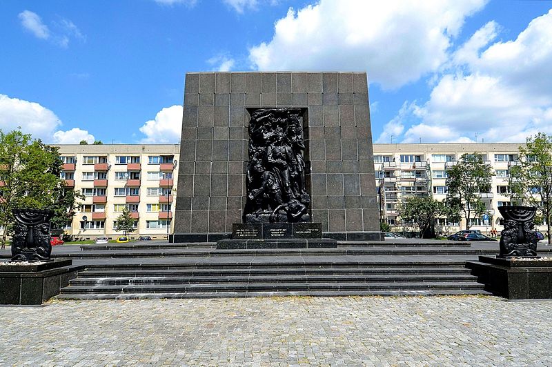 Marsz Modlitwy Szlakiem Pomników Getta Warszawskiego Marsz Modlitwy Szlakiem Pomników Getta Warszawskiego