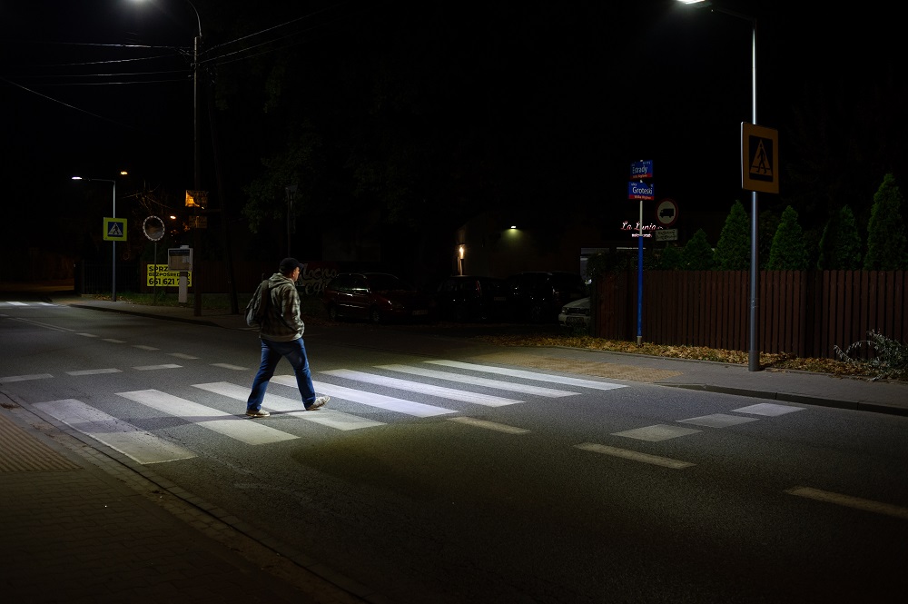 Kolejne przejścia dla pieszych w Warszawie zostały doświetlone