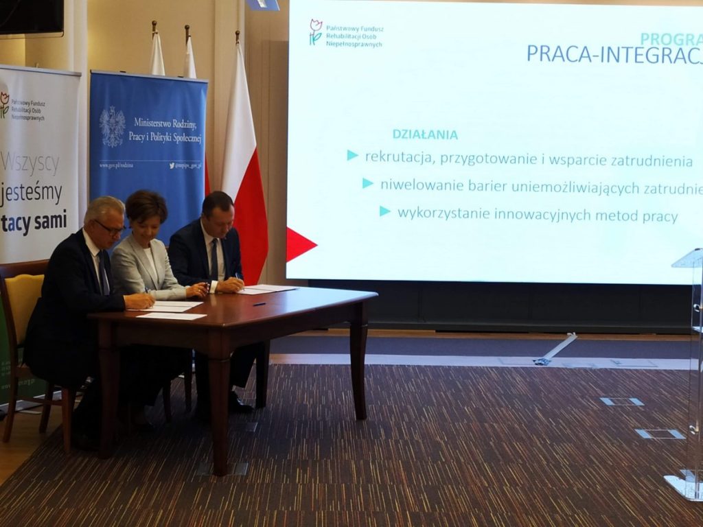 Nowe miejsca pracy dla osób niepełnosprawnych w PKO Banku Polskim