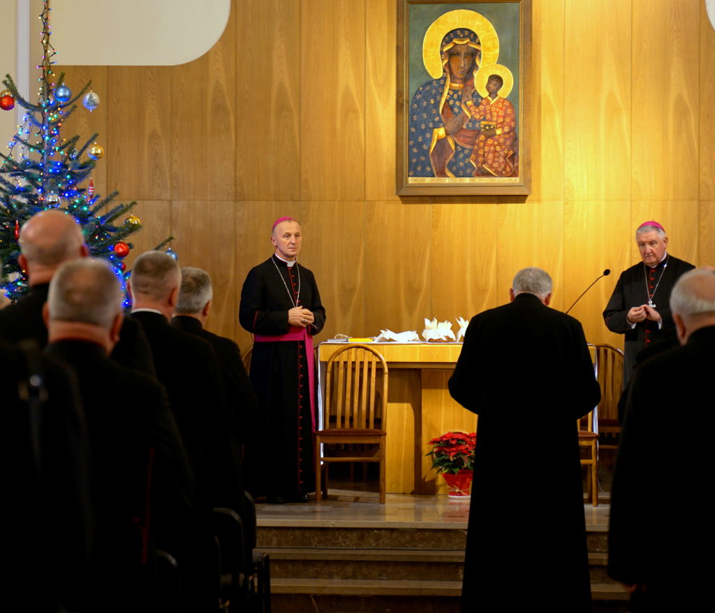 Bp Kamiński: Z odwagą idźcie za Chrystusem i służcie z miłością