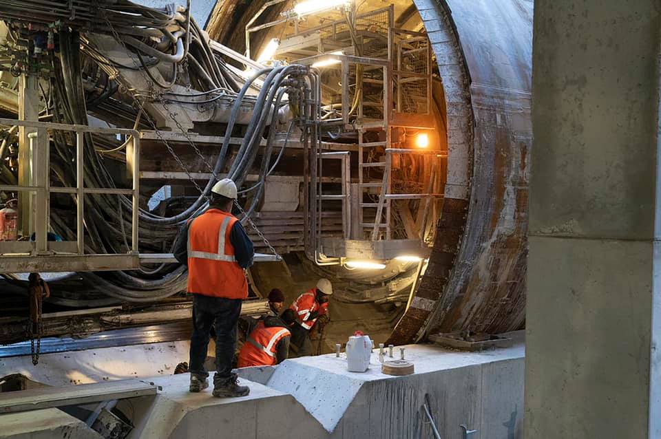 Ruszyło drążenie kolejnego tunelu metra