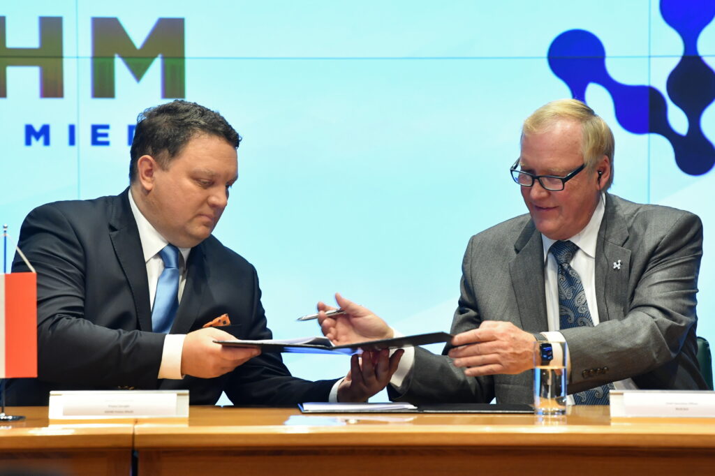 Spółka KGHM podpisała porozumienie w sprawie budowy małych reaktorów nuklearnych Spółka KGHM podpisała porozumienie w sprawie budowy małych reaktorów nuklearnych