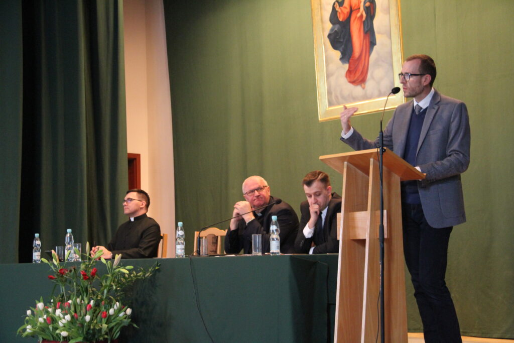 „To jest Synod o pewnym sposobie spotkania, dialogu, o pewnym stylu budowania relacji” „To jest Synod o pewnym sposobie spotkania, dialogu, o pewnym stylu budowania relacji”