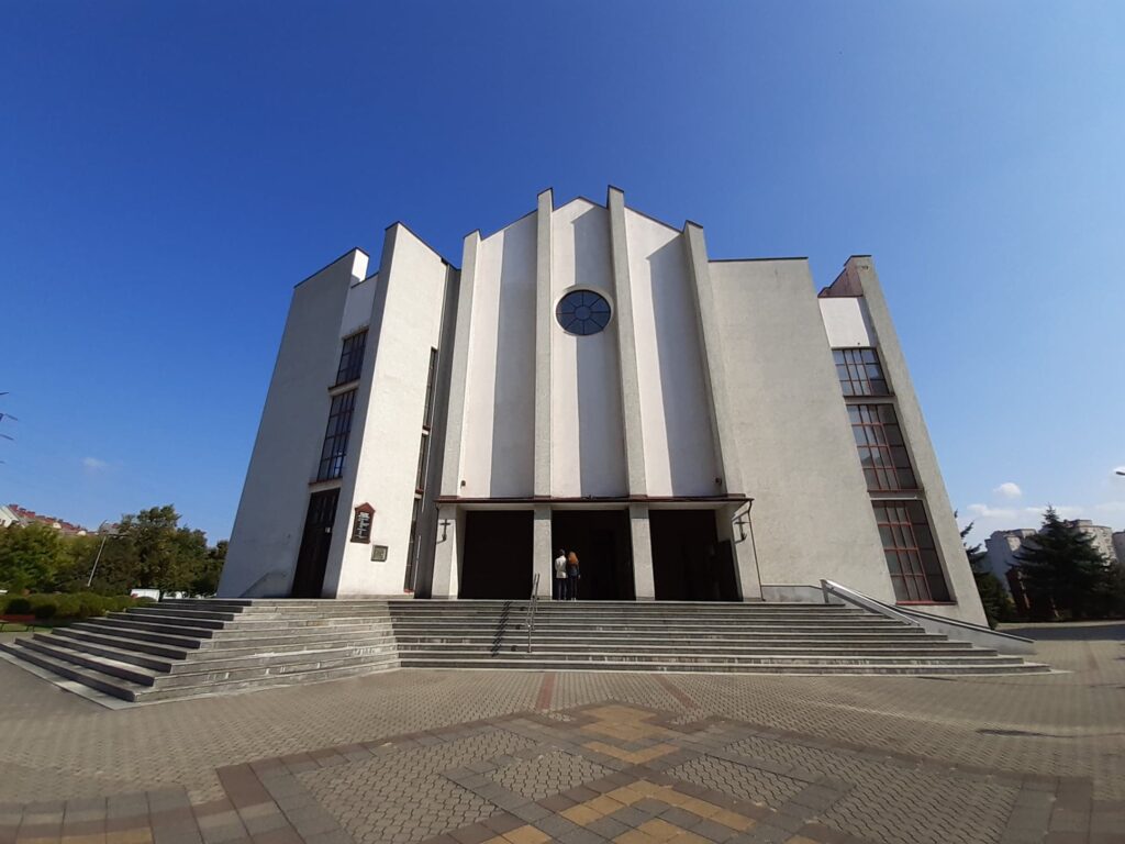 Stanowi votum dziękczynne za ocalenie życia św. Jana Pawła II Stanowi votum dziękczynne za ocalenie życia św. Jana Pawła II