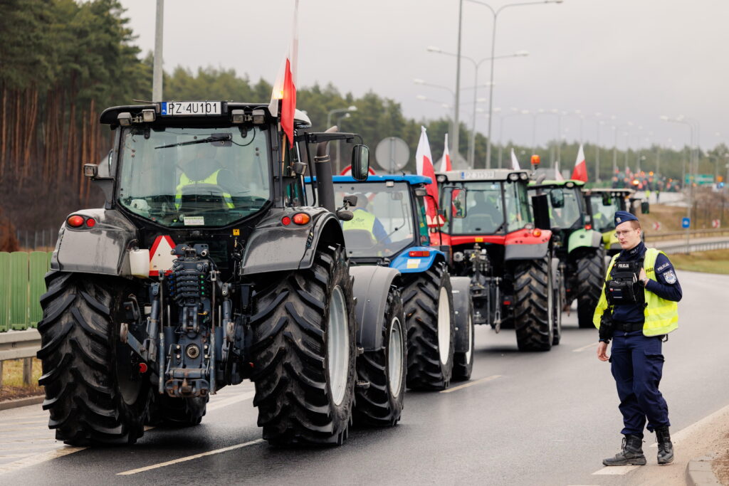Trwają blokady dróg związane z protestem rolników