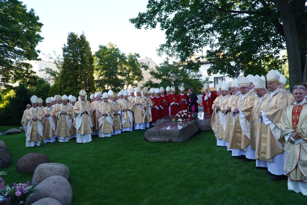 Abp. Tadeusz Wojda: Ksiądz Jerzy był kapłanem wolnym