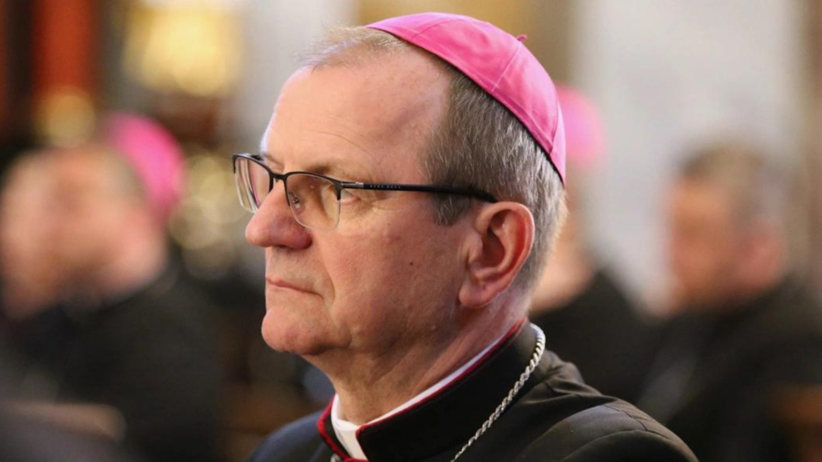 Abp Wojda: 22 września dniem zbiórki dla powodzian