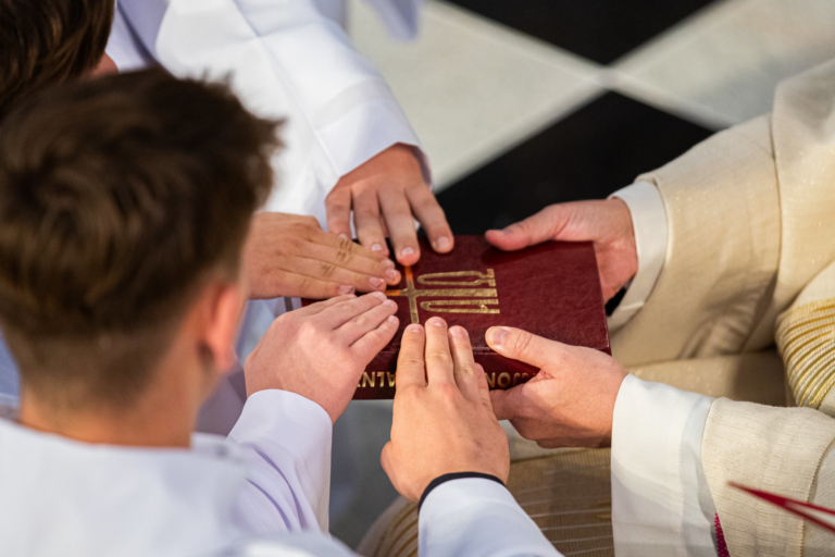 Bp. Romuald Kamiński – „Jest to znak umiłowania Świętej Liturgii”