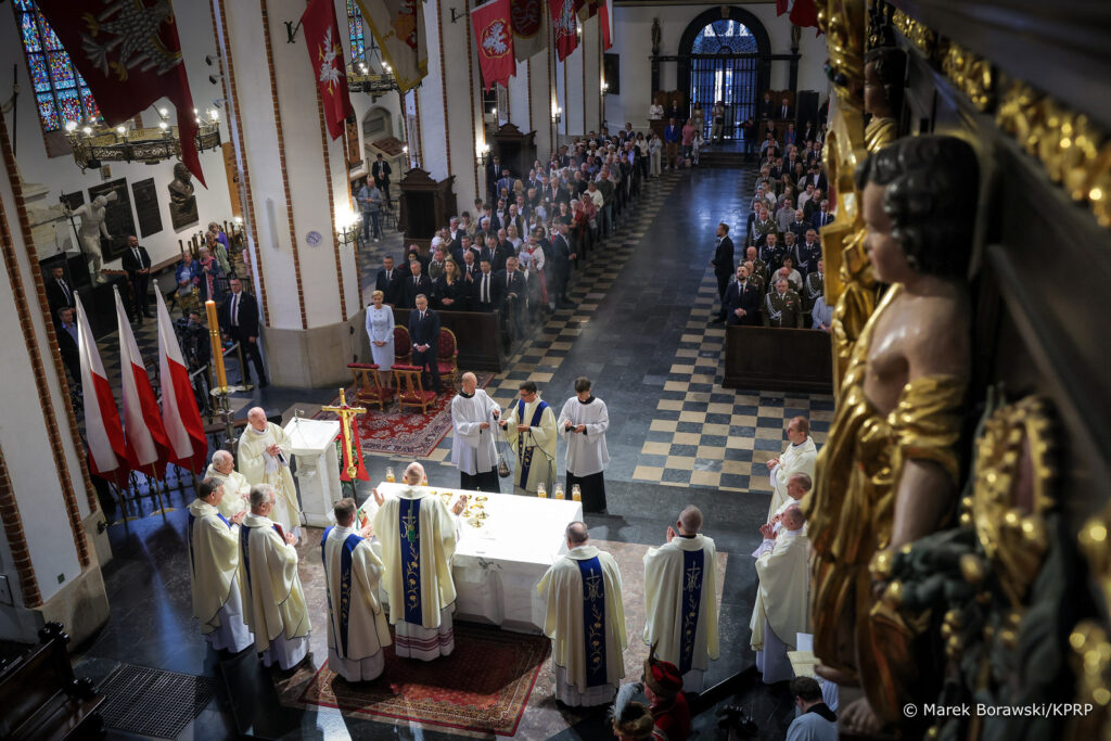 Abp Adrian Galbas: Kościół chce uczyć dojrzałego patriotyzmu Abp Adrian Galbas: Kościół chce uczyć dojrzałego patriotyzmu