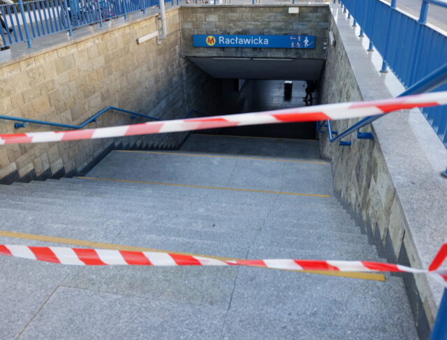 Metro Racławicka