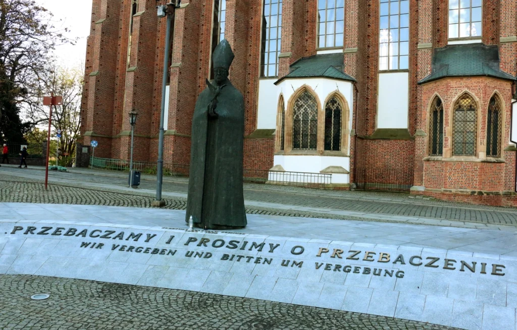 60 lat od orędzia biskupów polskich do biskupów niemieckich 60 lat od orędzia biskupów polskich do biskupów niemieckich